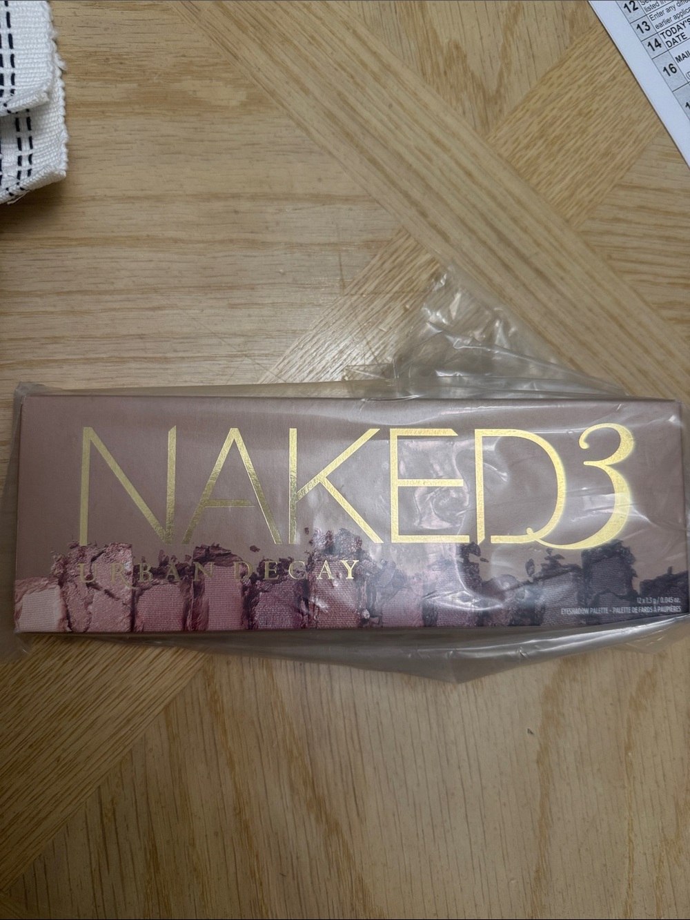 Urban Decay Naked3 Rose and Pink Eyeshadow Palette